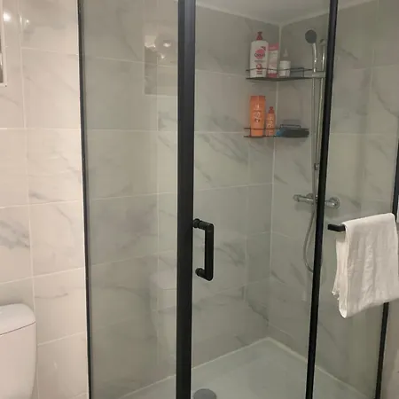 Flat * Saint-Martin-de-Valgalgues